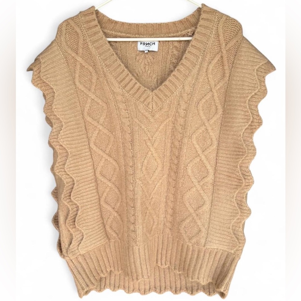 Women's FRNCH Tamara Sweater Vest Tan Small Scalloped Cable Knit Preppy V Neck‎